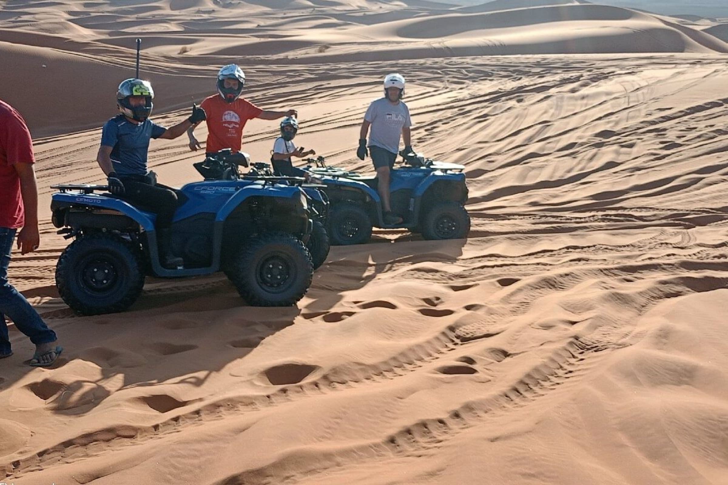 Comparaison visuelle entre les dunes de Merzouga et le plateau de Zagora